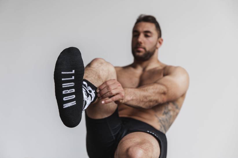 NOBULL 80NJ2914calzino girocollo (fiore di ciliegio) nero