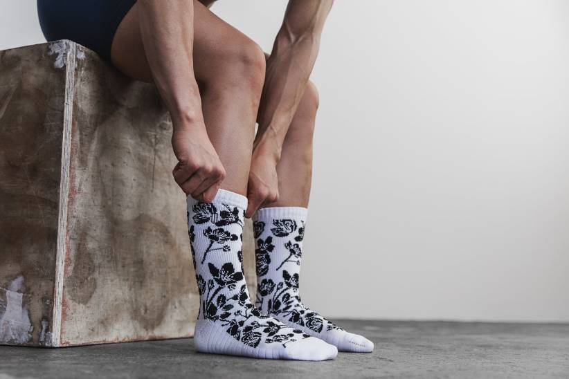 NOBULL 80NJ2915calzino girocollo (fiore di ciliegio) bianco