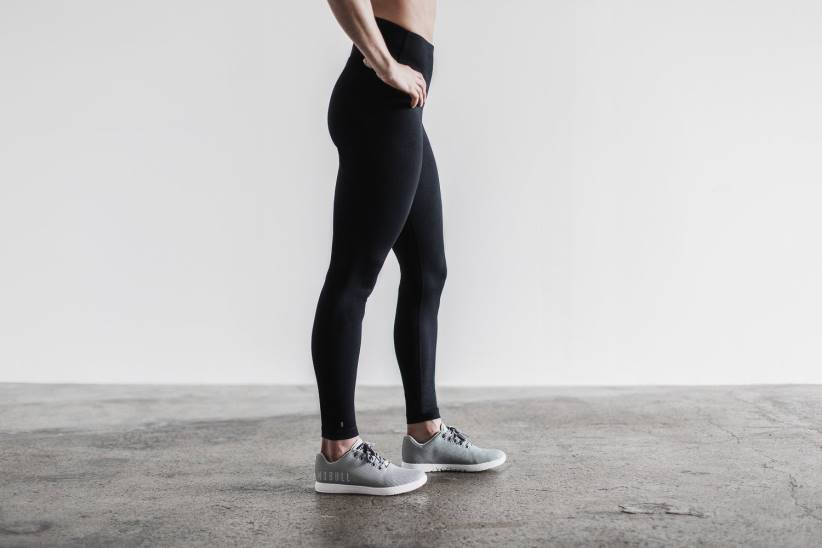 NOBULL 80NJ1836nero attillato a vita alta (opaco).