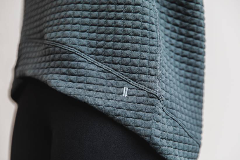 NOBULL 80NJ1981pullover trapuntato da donna girocollo scuro