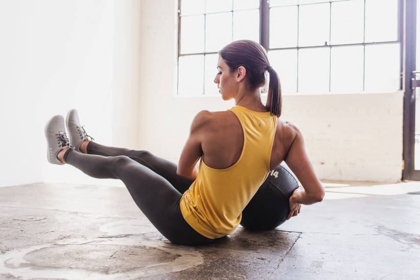 NOBULL 80NJ2081canotta da donna a collo alto (colori vivaci)