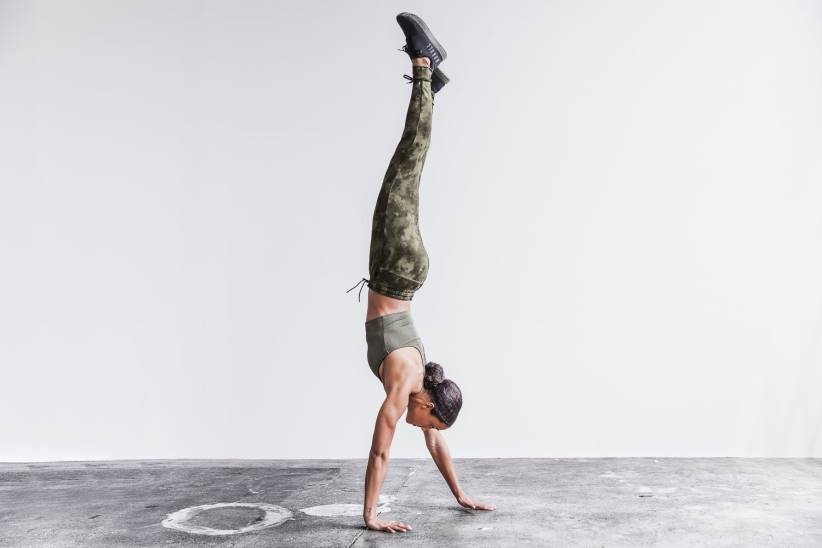 NOBULL 80NJ2144esercito di jogger (tie-dye) da donna