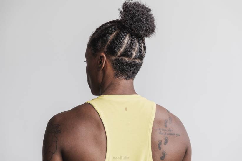 NOBULL 80NJ2207canotta a collo alto da donna (colori di stagione)