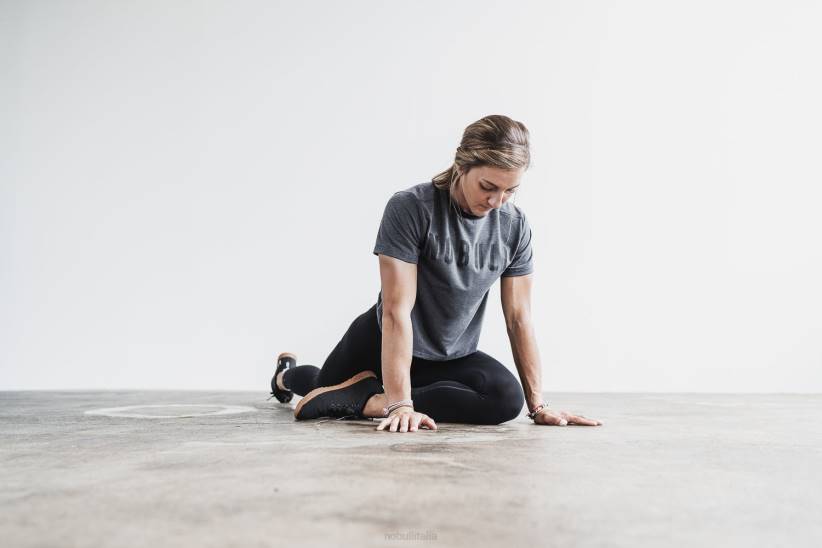 NOBULL 80NJ2276maglietta squadrata da donna