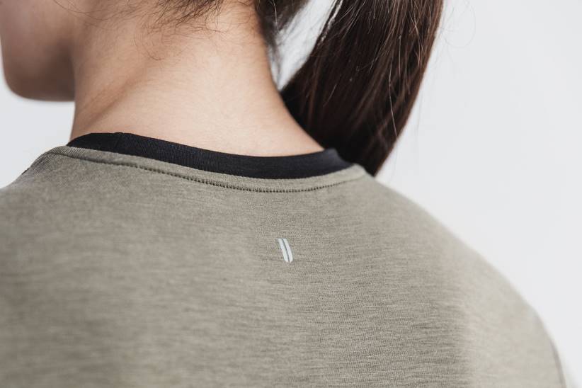 NOBULL 80NJ2277T-shirt squadrata da donna