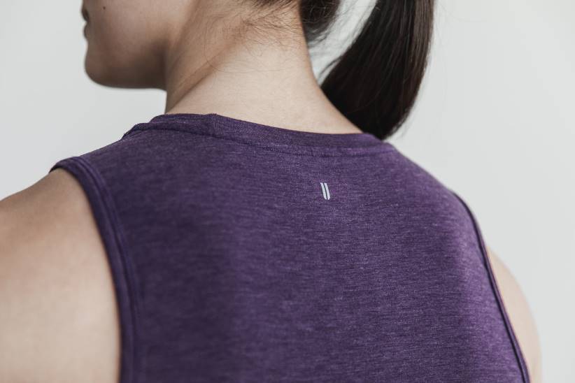 NOBULL 80NJ2333canotta muscolare da donna (colori vivaci)