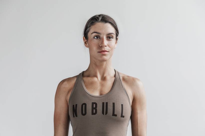 NOBULL 80NJ2403canotta da donna con taglio vogatore (colori classici)