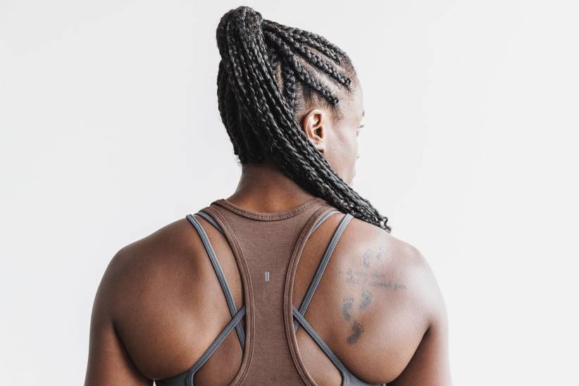 NOBULL 80NJ2406canotta da donna con taglio vogatore (colori classici)