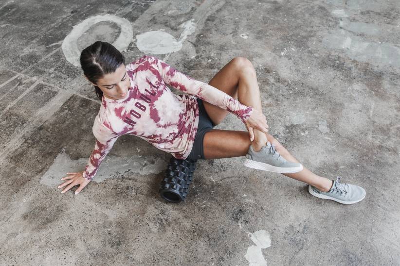 NOBULL 80NJ2432maglietta da donna a maniche lunghe (tie-dye) polverosa