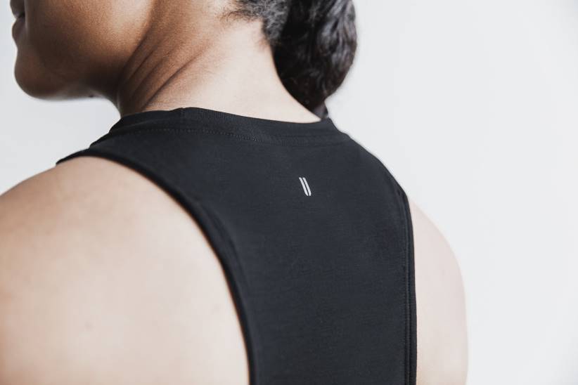 NOBULL 80NJ2477canotta a collo alto da donna (tutto amore)