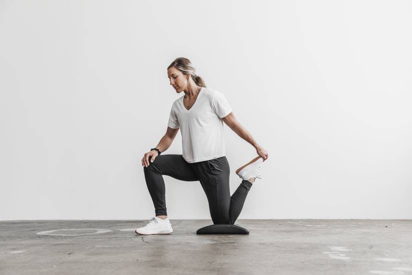 NOBULL 80NJ2614maglietta leggera da donna con scollo a V