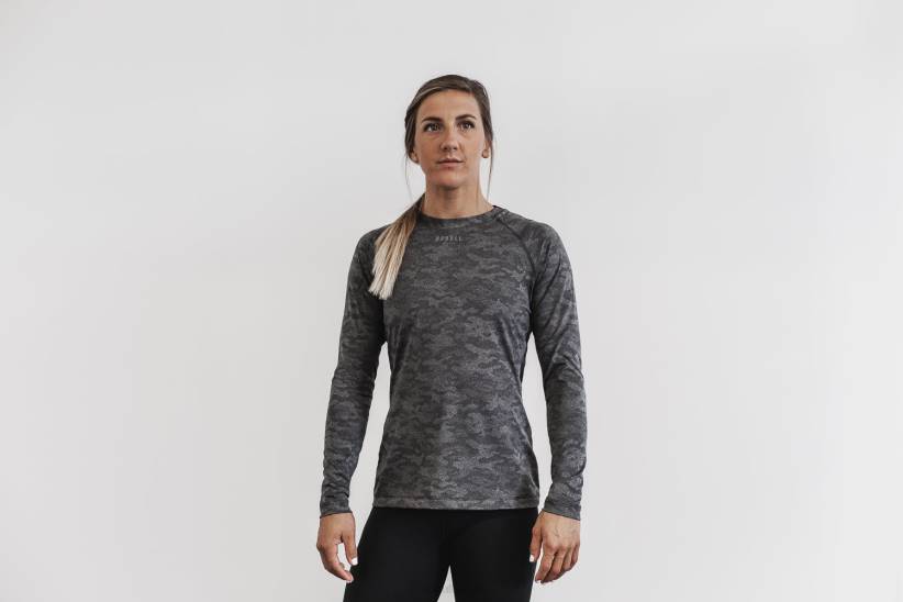 NOBULL 80NJ2624maglietta da donna a maniche lunghe testurizzata leggera (mimetica) nera