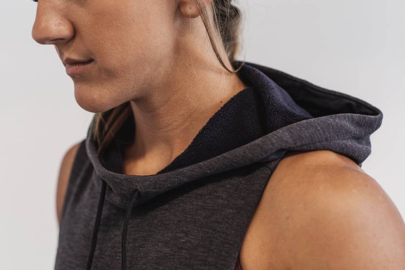 NOBULL 80NJ2773felpa con cappuccio smanicata in micropeluche da donna