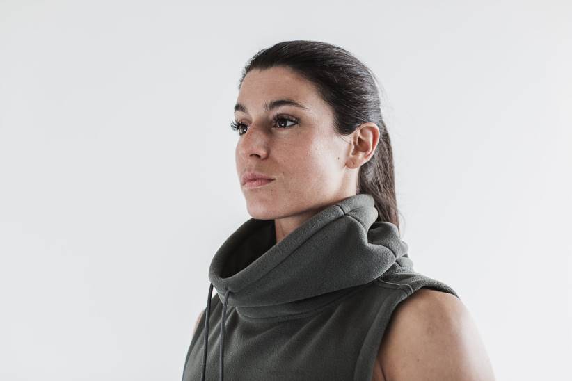 NOBULL 80NJ2816cappuccio senza maniche artico da donna scuro