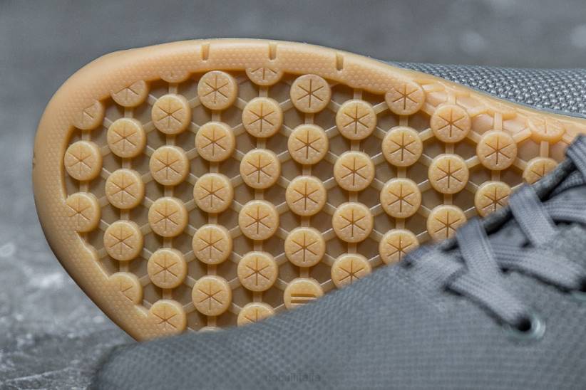 NOBULL 80NJ1375scarpe da ginnastica alte da donna in gomma scure