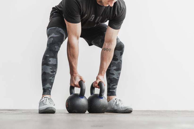 NOBULL 80NJ1081maglia attillata a compressione da uomo (peluche erica) in carbonio