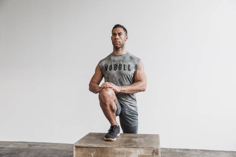 NOBULL 80NJ1090maglietta senza maniche da uomo (mimetica) grigia