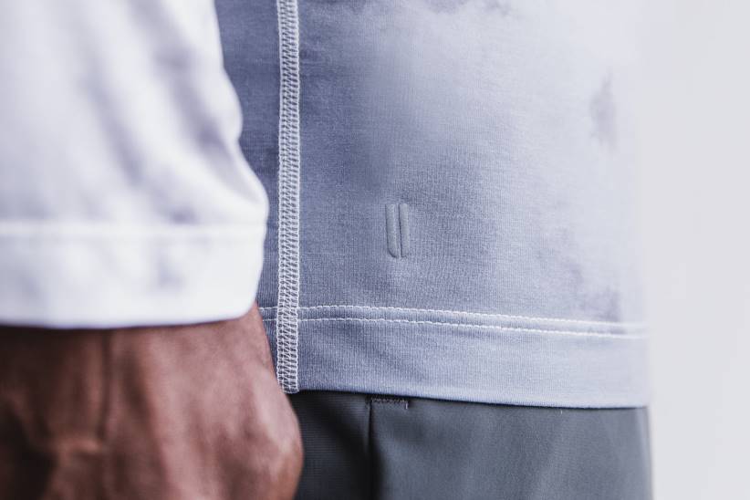 NOBULL 80NJ1119maglietta a maniche lunghe da uomo (dip-dye) bianca e nuvola