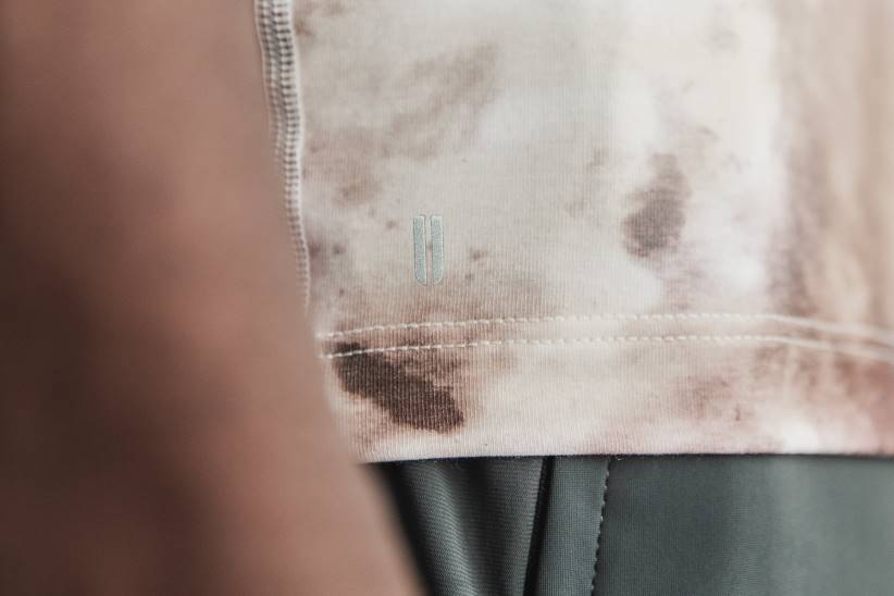 NOBULL 80NJ1128canotta da uomo (dip-dye) bianca e caramello