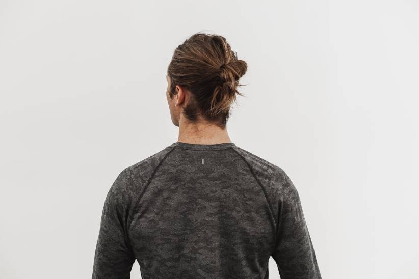 NOBULL 80NJ1133maglietta da uomo a maniche lunghe testurizzata leggera (mimetica) nera