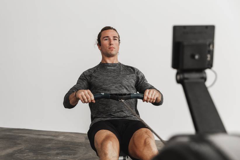 NOBULL 80NJ1133maglietta da uomo a maniche lunghe testurizzata leggera (mimetica) nera