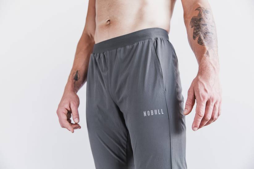 NOBULL 80NJ749jogger in tessuto leggero da uomo scuro