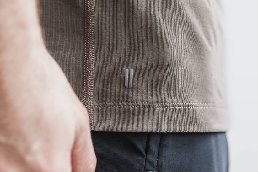 NOBULL 80NJ775maglietta senza maniche da uomo (colori classici) scura