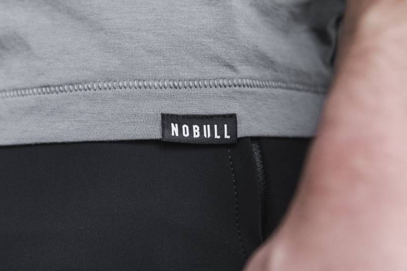 NOBULL 80NJ884maglietta leggera senza maniche da uomo scura