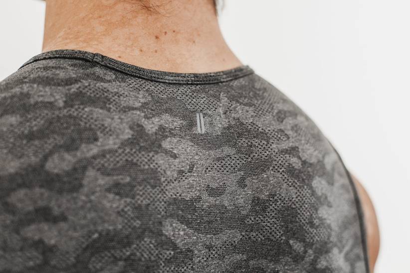 NOBULL 80NJ926canotta strutturata leggera da uomo (mimetica) nera