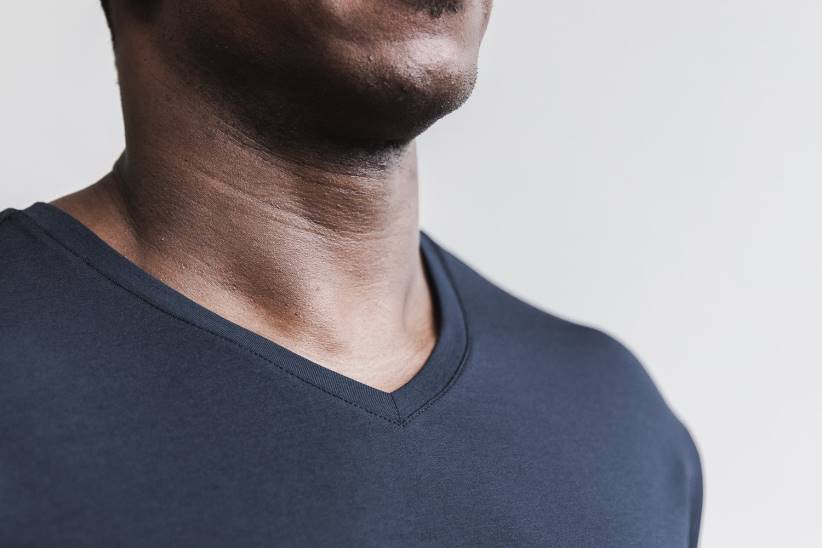 NOBULL 80NJ935maglietta leggera da uomo con scollo a V