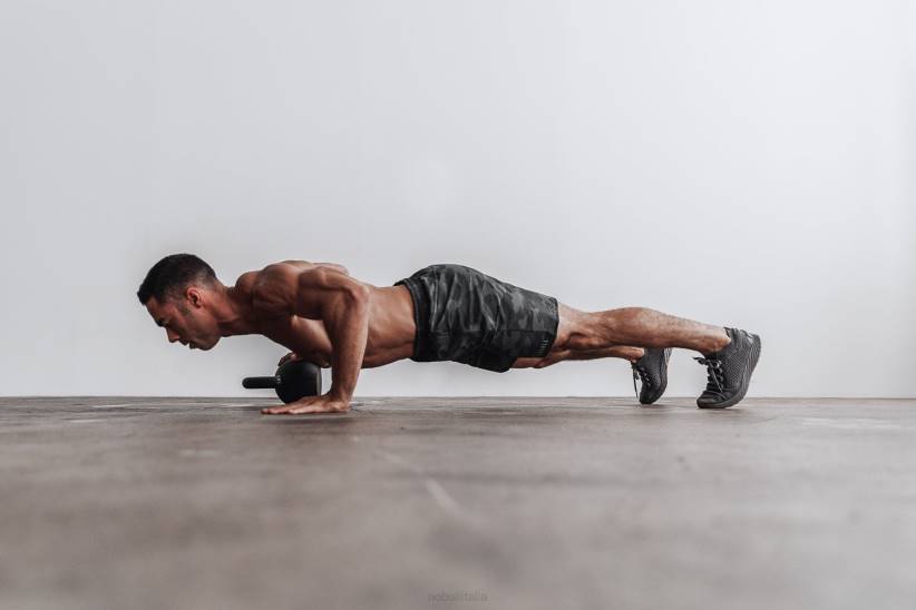 NOBULL 80NJ949pantaloncini da uomo in maglia leggera 9 (camo) carbonio