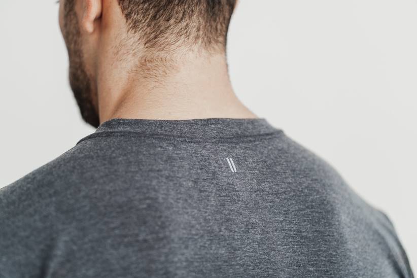 NOBULL 80NJ990maglietta da uomo con scollo a V